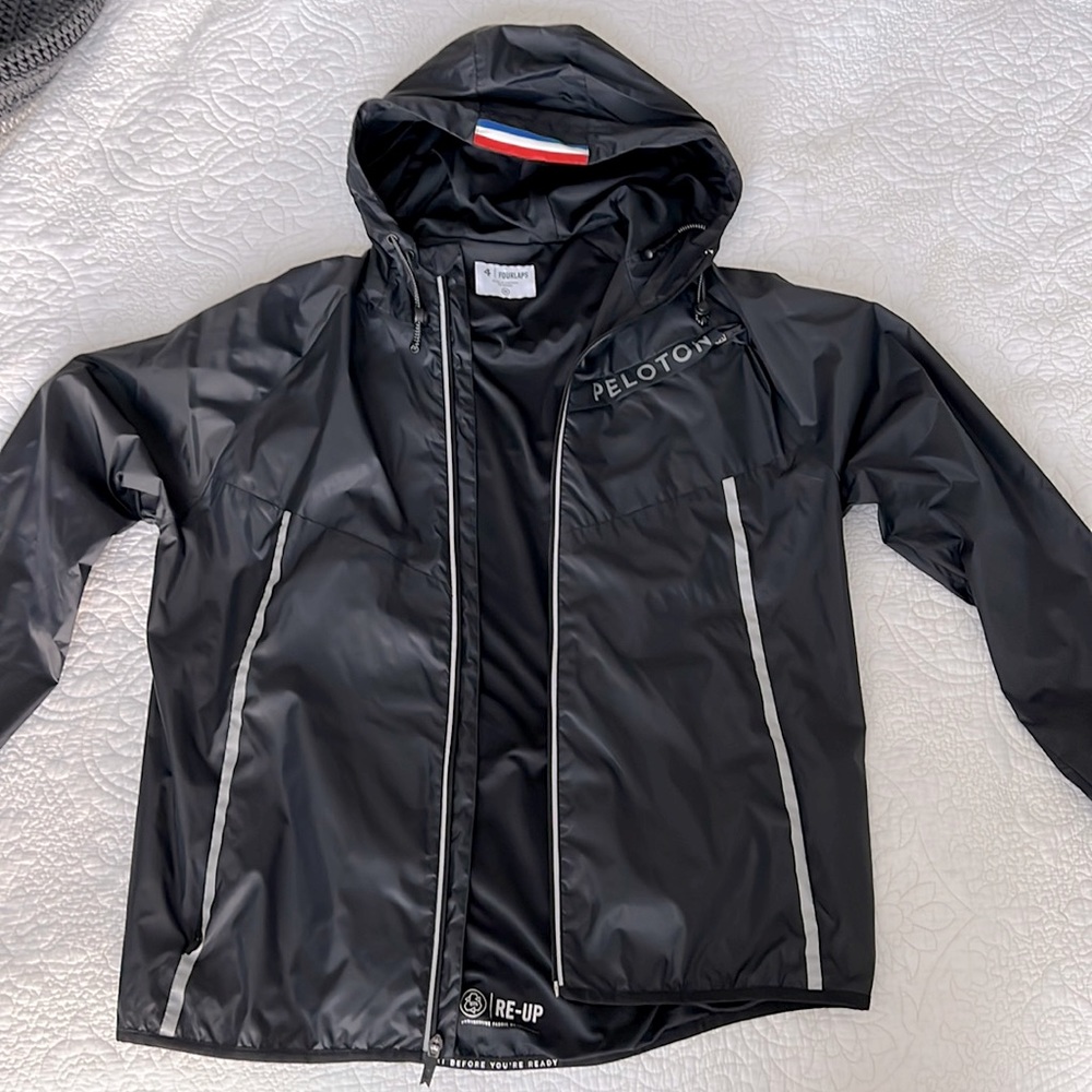 Fourlaps Peloton lightweight jacket!